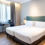 Отель Tres Torres Atiram 3*