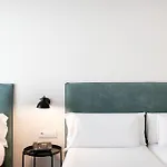 Tres Torres Atiram Отель Барселона