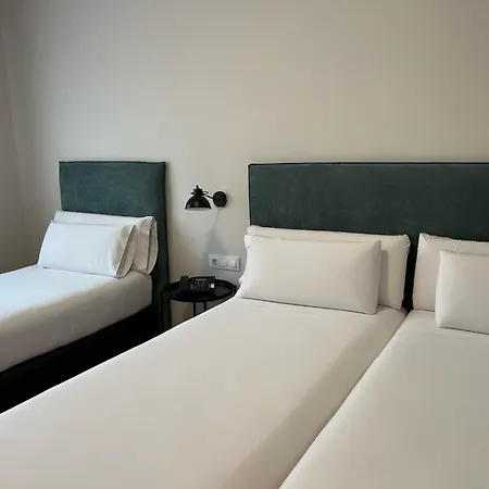 Hotel Tres Torres Atiram