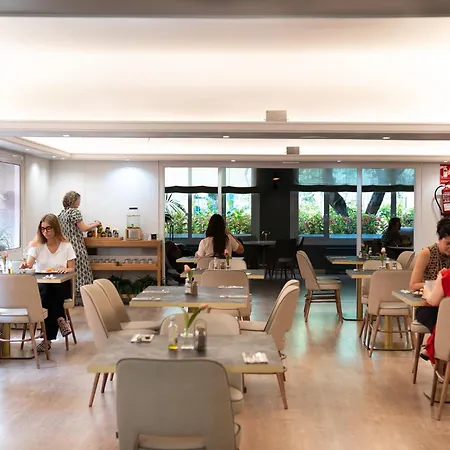 酒店 Tres Torres Atiram 3*