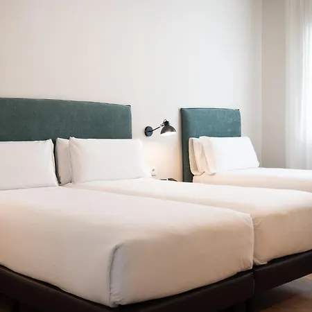 Tres Torres Atiram ホテル