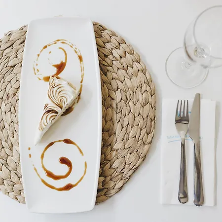 ホテル Tres Torres Atiram 3*