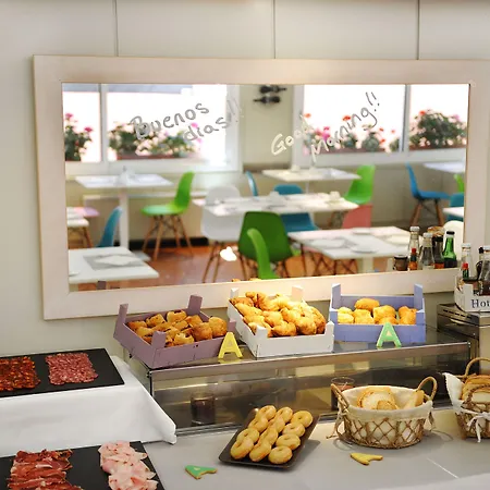 ホテル Tres Torres Atiram 3*