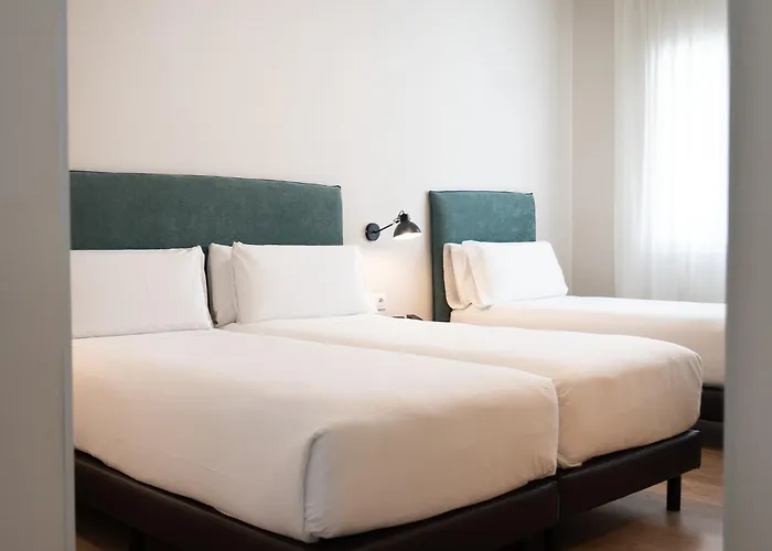 Tres Torres Atiram Hotel